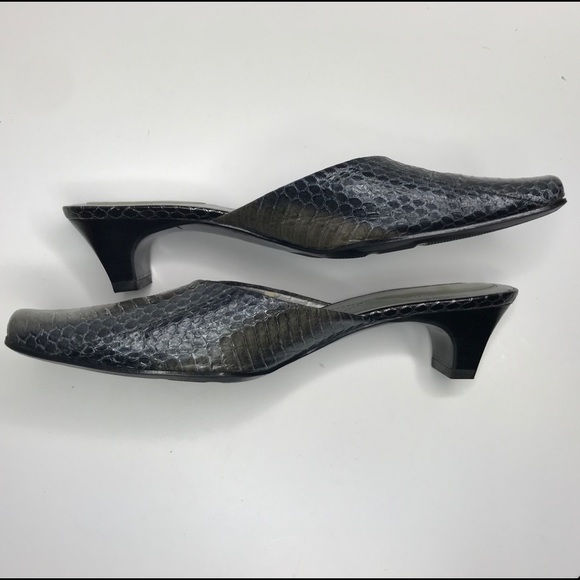 LIZ CLAIBORNE Flex Zone Reptile Print Leather Mules  7m - Picture 2 of 7